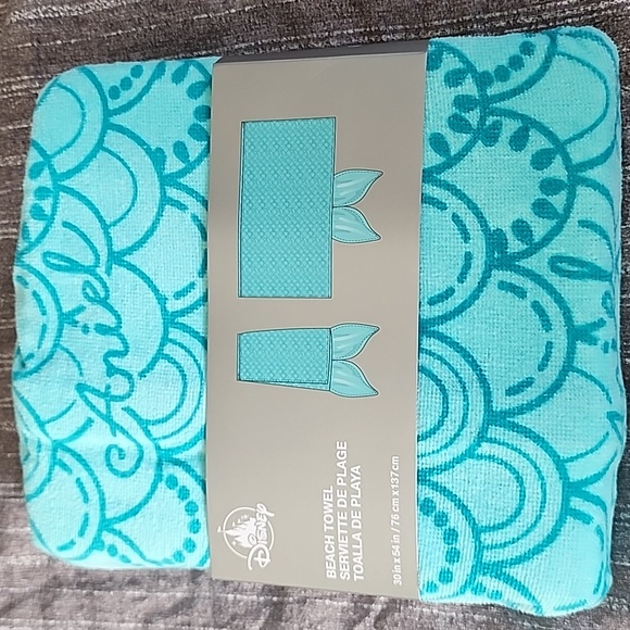 Disney Little Mermaid Ariel Mermaid Tail Fins Deluxe Beach Towel 30" x 54" NEW - Picture 1 of 5